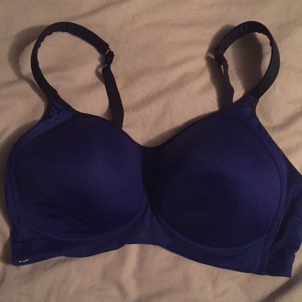 Nike 34DD Athletic bra